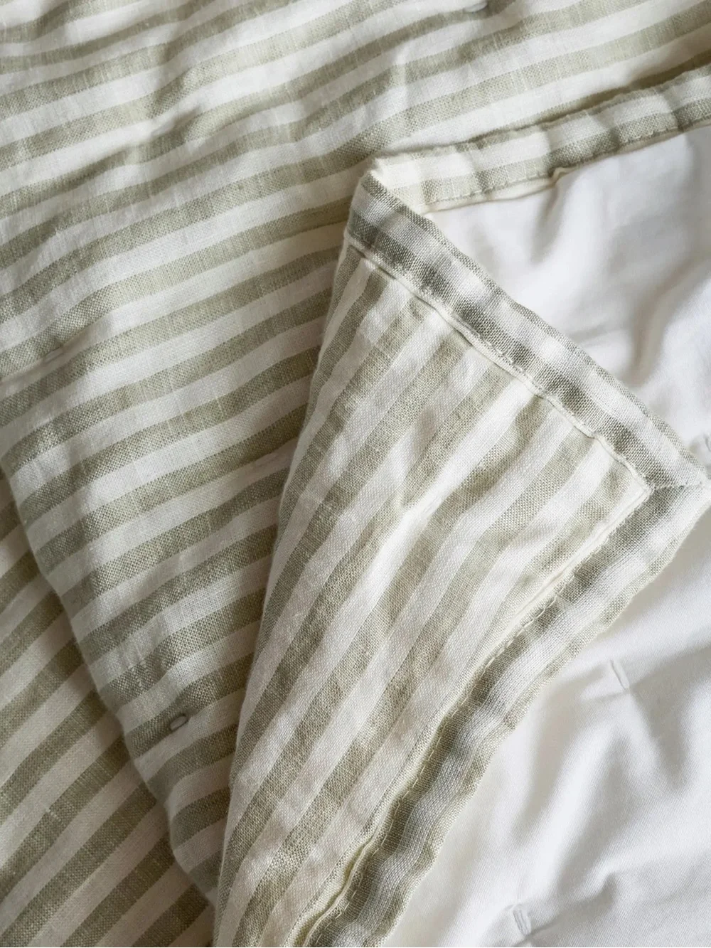 Quince European Linen Patterned Quilt Full/Queen Willowleaf & White Stripe